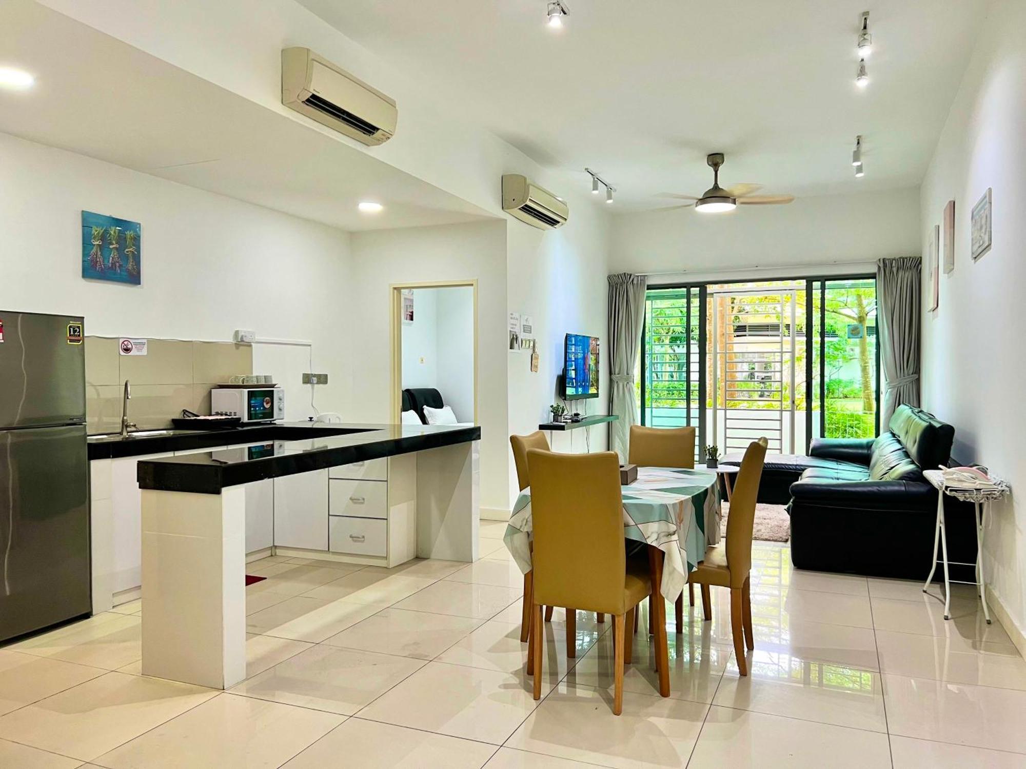 Capital O 90987 The Loft Residences Homestay @ Imago Shopping Mall 2 Kampong Sembulan Luaran gambar