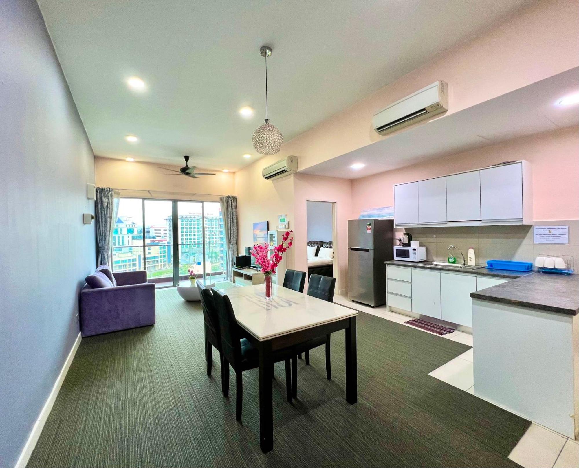 Capital O 90987 The Loft Residences Homestay @ Imago Shopping Mall 2 Kampong Sembulan Luaran gambar