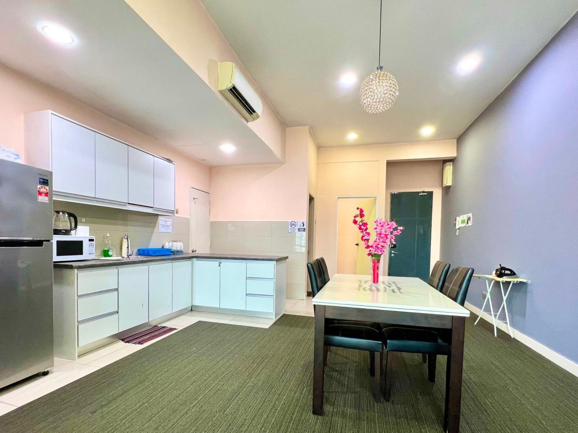 Capital O 90987 The Loft Residences Homestay @ Imago Shopping Mall 2 Kampong Sembulan Luaran gambar
