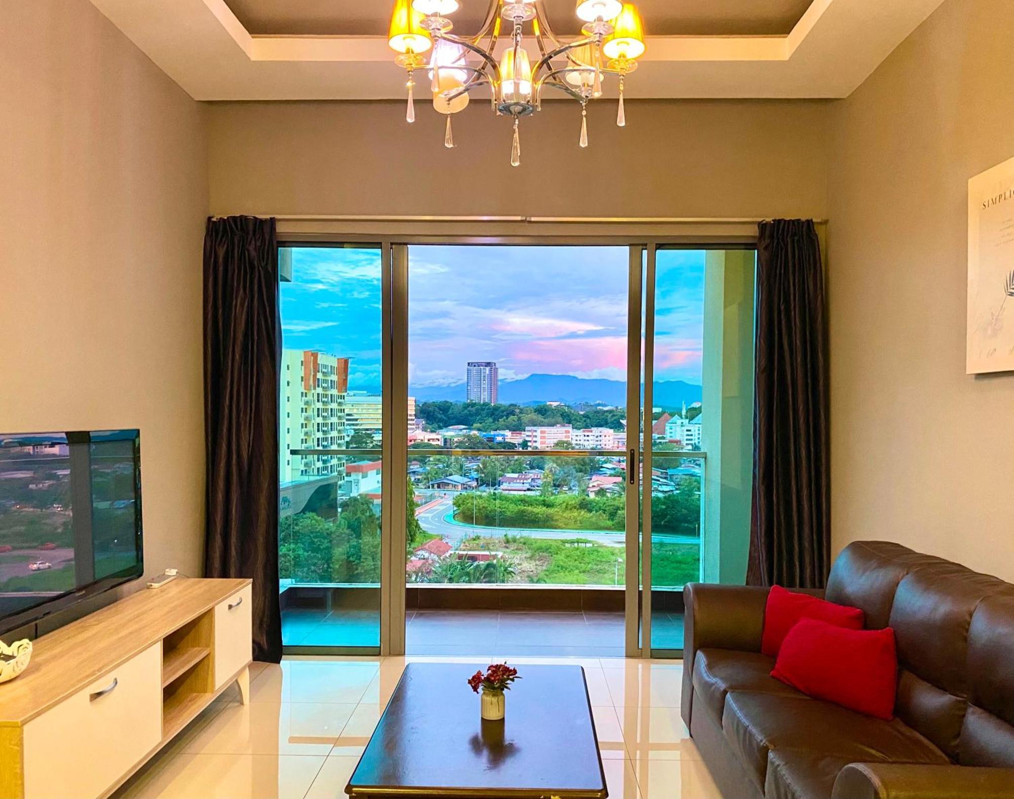 Capital O 90987 The Loft Residences Homestay @ Imago Shopping Mall 2 Kampong Sembulan Luaran gambar